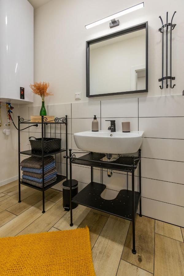 Sunny Apartment With Free Parking Зволен Екстериор снимка