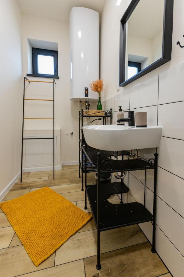 Sunny Apartment With Free Parking Зволен Екстериор снимка