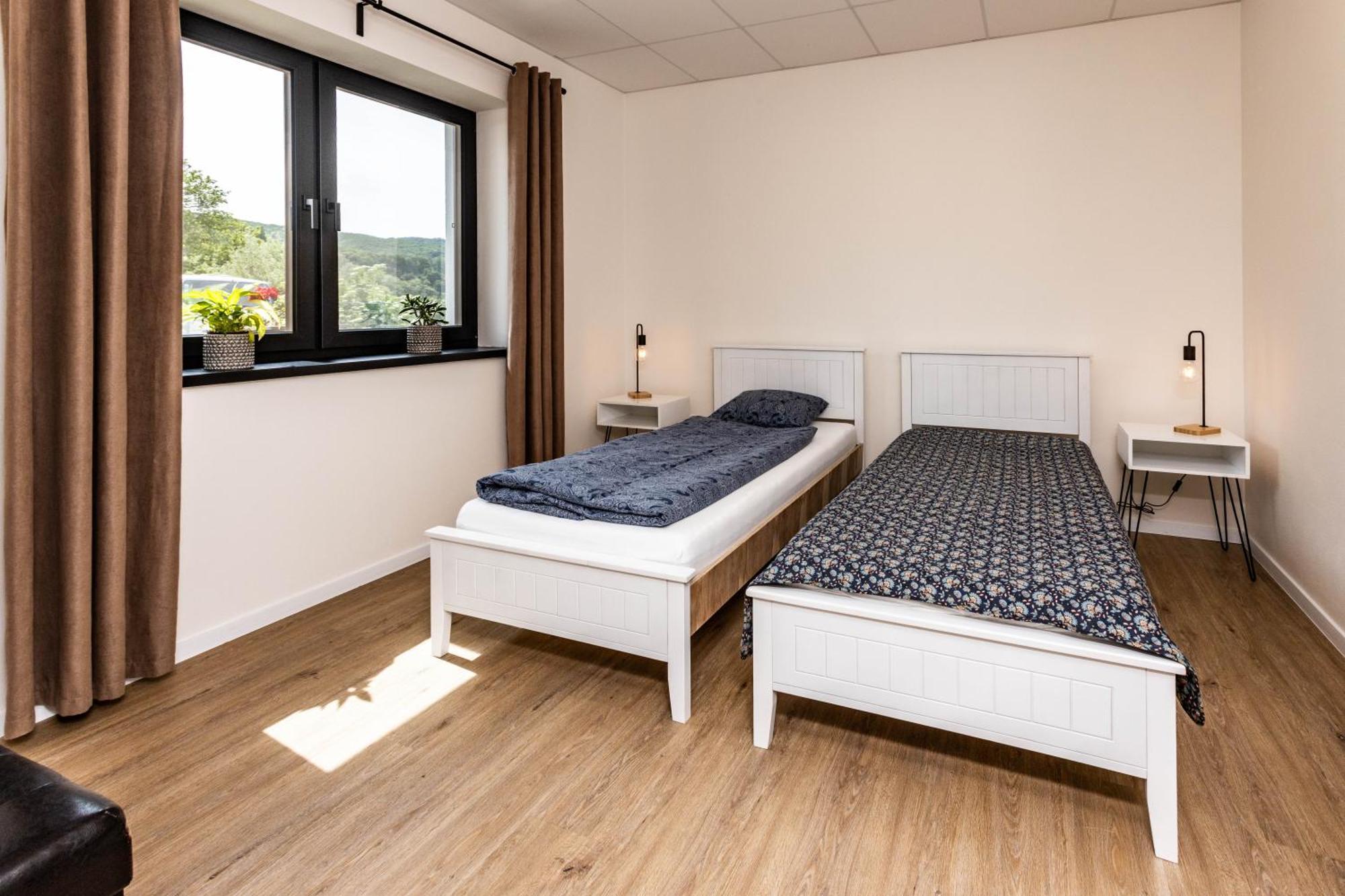 Sunny Apartment With Free Parking Зволен Екстериор снимка