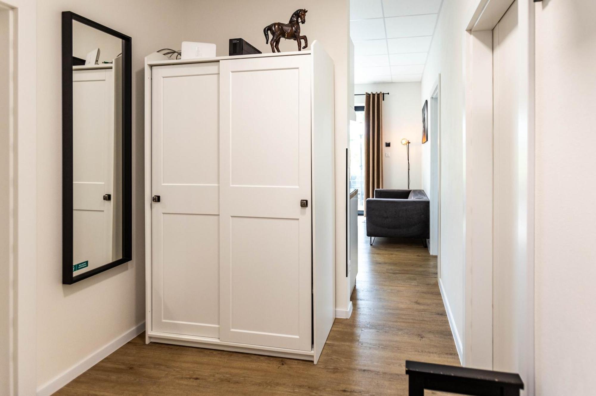 Sunny Apartment With Free Parking Зволен Екстериор снимка